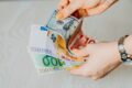 Teuerung: Gleicher Lebensstandard kostet 405 Euro mehr als vor zwei Jahren